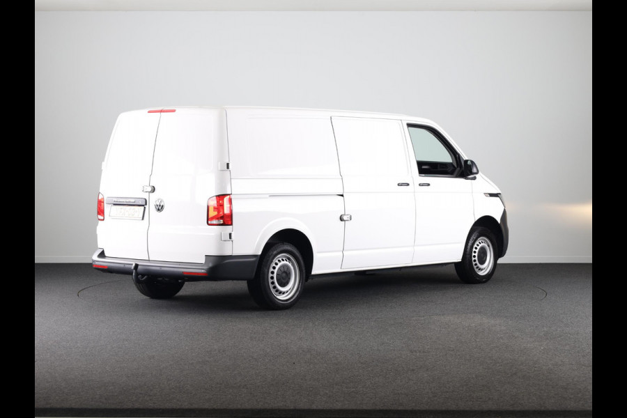 Volkswagen Transporter 2.0 TDI L2H1 28 Economy Business 110 pk | Navigatie via App | Trekhaak | Parkeersensoren achter | Cruise control | Apple Carplay/Android Auto |