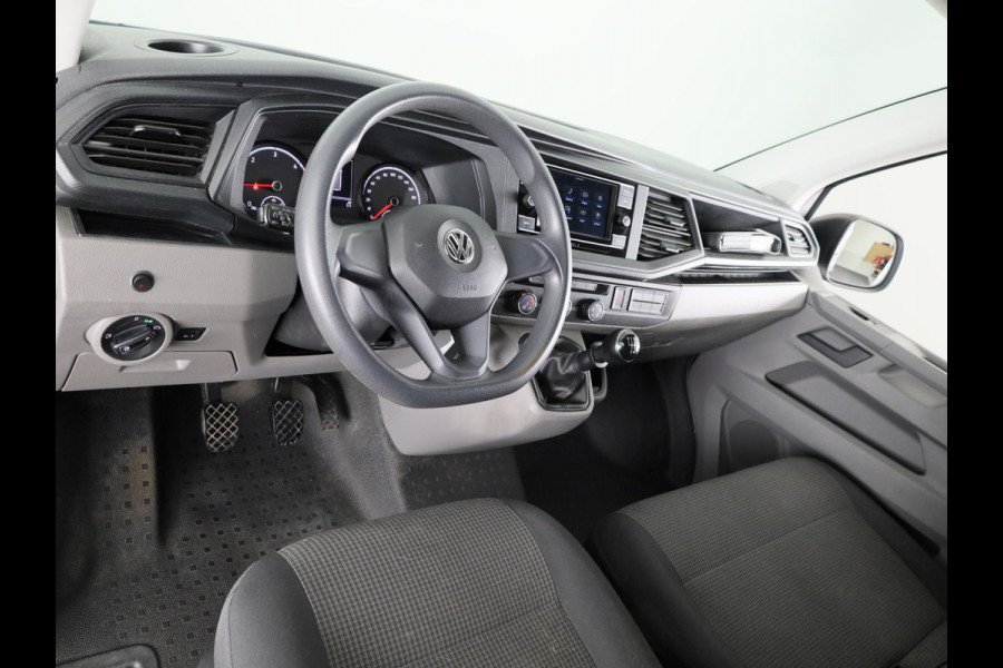 Volkswagen Transporter 2.0 TDI L2H1 28 Economy Business 110 pk | Navigatie via App | Trekhaak | Parkeersensoren achter | Cruise control | Apple Carplay/Android Auto |