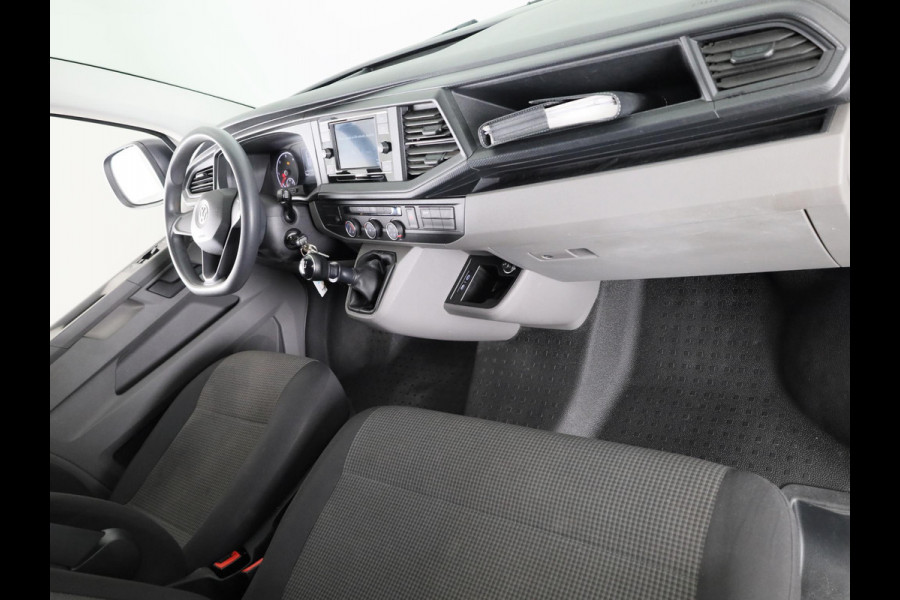 Volkswagen Transporter 2.0 TDI L2H1 28 Economy Business 110 pk | Navigatie via App | Trekhaak | Parkeersensoren achter | Cruise control | Apple Carplay/Android Auto |