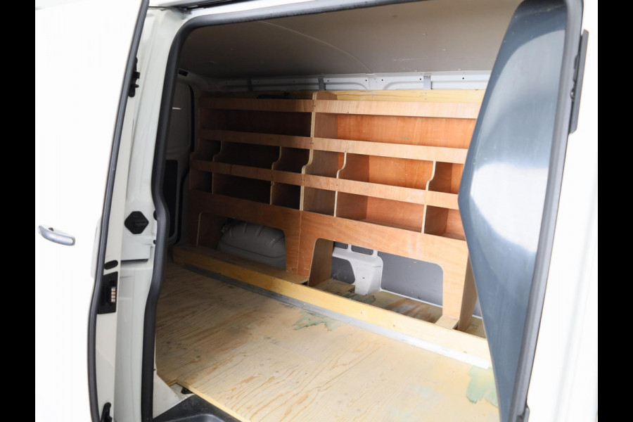 Volkswagen Transporter 2.0 TDI L2H1 28 Economy Business 110 pk | Navigatie via App | Trekhaak | Parkeersensoren achter | Cruise control | Apple Carplay/Android Auto |
