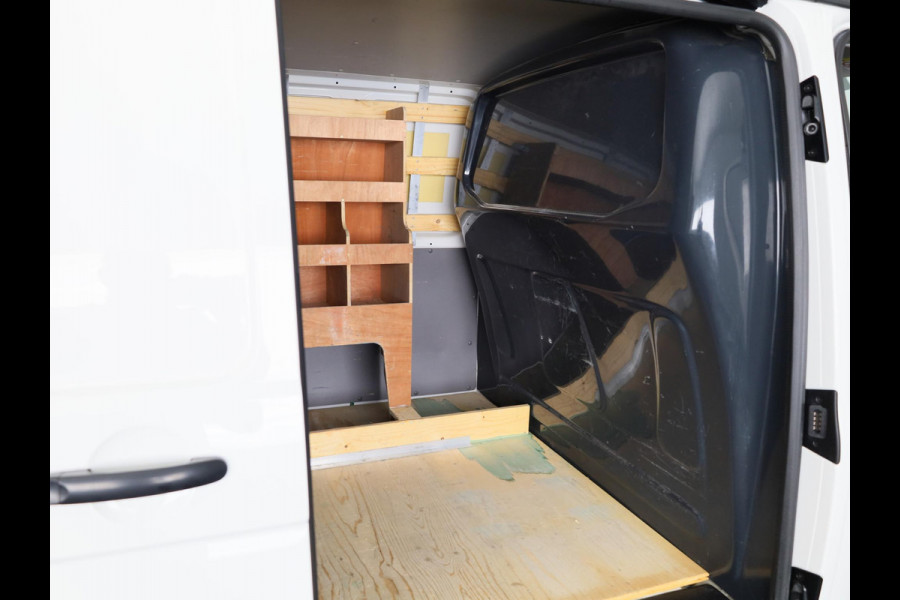 Volkswagen Transporter 2.0 TDI L2H1 28 Economy Business 110 pk | Navigatie via App | Trekhaak | Parkeersensoren achter | Cruise control | Apple Carplay/Android Auto |