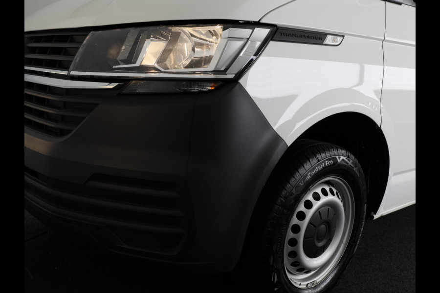 Volkswagen Transporter 2.0 TDI L2H1 28 Economy Business 110 pk | Navigatie via App | Trekhaak | Parkeersensoren achter | Cruise control | Apple Carplay/Android Auto |