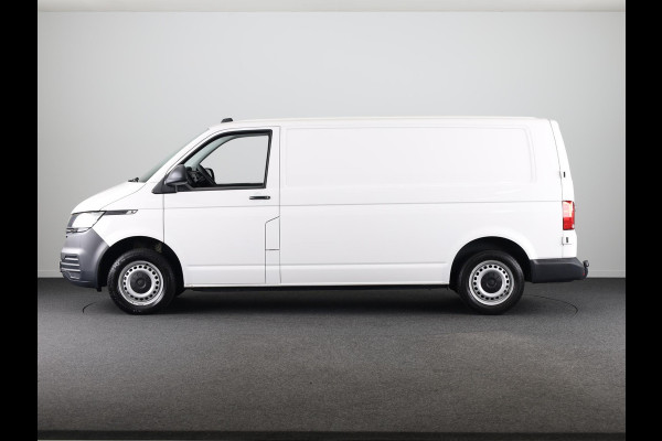 Volkswagen Transporter 2.0 TDI L2H1 28 Economy Business 110 pk | Navigatie via App | Trekhaak | Parkeersensoren achter | Cruise control | Apple Carplay/Android Auto |