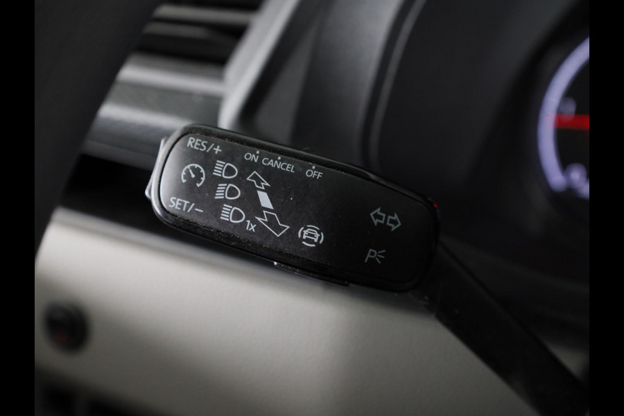 Volkswagen Transporter 2.0 TDI L2H1 28 Economy Business 110 pk | Navigatie via App | Trekhaak | Parkeersensoren achter | Cruise control | Apple Carplay/Android Auto |