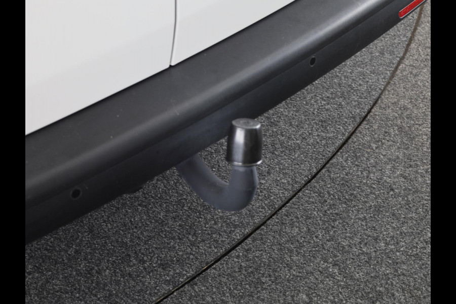 Volkswagen Transporter 2.0 TDI L2H1 28 Economy Business 110 pk | Navigatie via App | Trekhaak | Parkeersensoren achter | Cruise control | Apple Carplay/Android Auto |