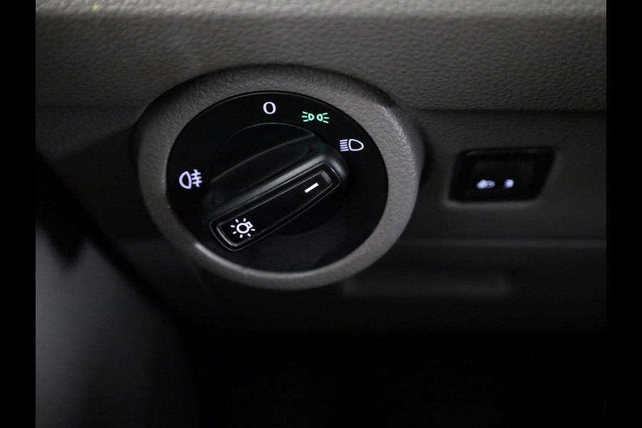 Volkswagen Transporter 2.0 TDI L2H1 28 Economy Business 110 pk | Navigatie via App | Trekhaak | Parkeersensoren achter | Cruise control | Apple Carplay/Android Auto |