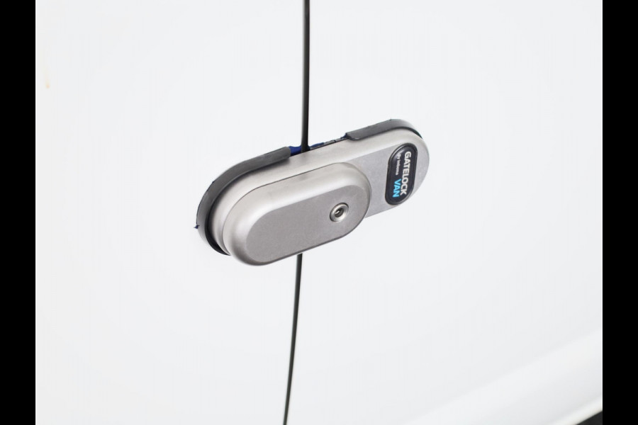 Volkswagen Transporter 2.0 TDI L2H1 28 Economy Business 110 pk | Navigatie via App | Trekhaak | Parkeersensoren achter | Cruise control | Apple Carplay/Android Auto |