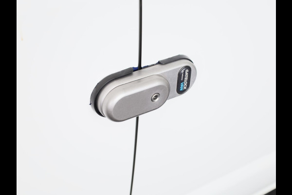 Volkswagen Transporter 2.0 TDI L2H1 28 Economy Business 110 pk | Navigatie via App | Trekhaak | Parkeersensoren achter | Cruise control | Apple Carplay/Android Auto |