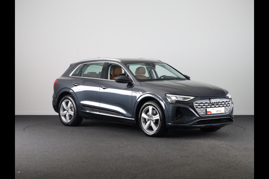 Audi Q8 e-tron 55 quattro Advanced Edition Plus 115 kWh 408pk | Panoramadak | Wegklapbare trekhaak | B&O Premium Sound | lederen bekleding | Head up Display