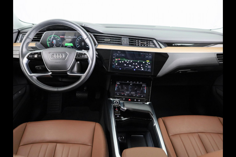 Audi Q8 e-tron 55 quattro Advanced Edition Plus 115 kWh 408pk | Panoramadak | Wegklapbare trekhaak | B&O Premium Sound | lederen bekleding | Head up Display