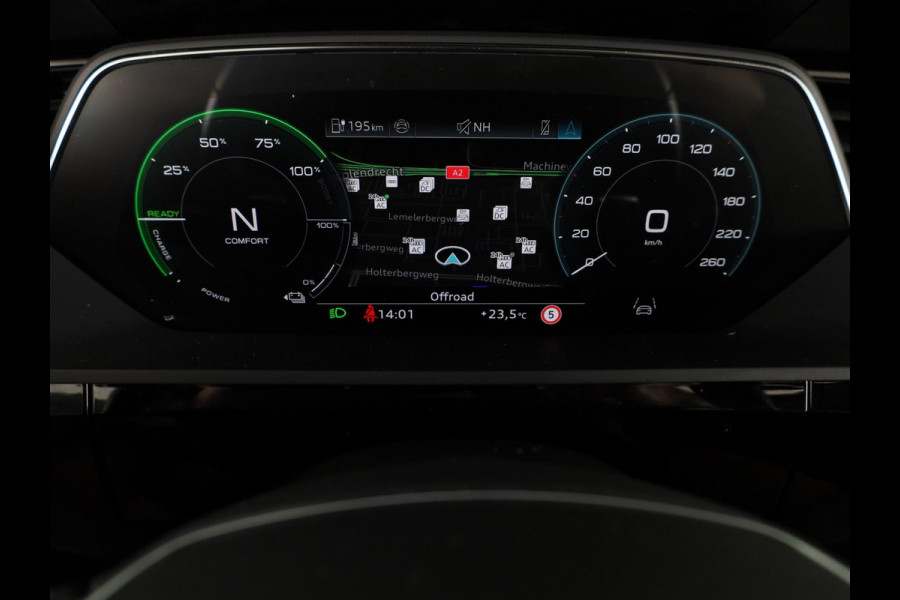 Audi Q8 e-tron 55 quattro Advanced Edition Plus 115 kWh 408pk | Panoramadak | Wegklapbare trekhaak | B&O Premium Sound | lederen bekleding | Head up Display