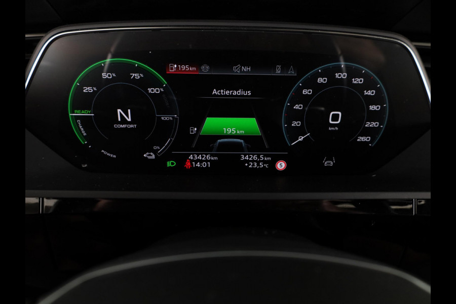 Audi Q8 e-tron 55 quattro Advanced Edition Plus 115 kWh 408pk | Panoramadak | Wegklapbare trekhaak | B&O Premium Sound | lederen bekleding | Head up Display