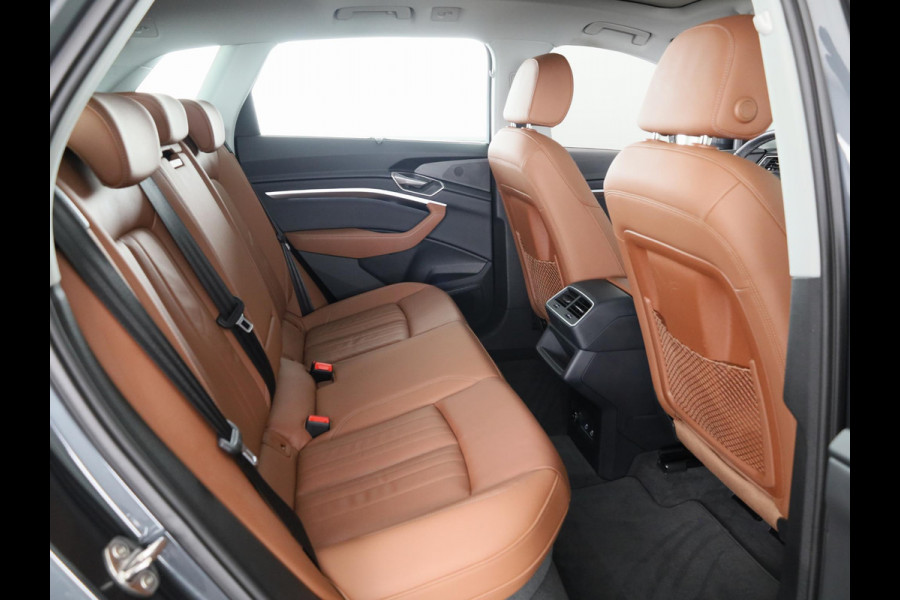Audi Q8 e-tron 55 quattro Advanced Edition Plus 115 kWh 408pk | Panoramadak | Wegklapbare trekhaak | B&O Premium Sound | lederen bekleding | Head up Display