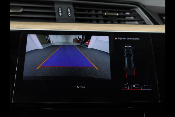 Audi Q8 e-tron 55 quattro Advanced Edition Plus 115 kWh 408pk | Panoramadak | Wegklapbare trekhaak | B&O Premium Sound | lederen bekleding | Head up Display