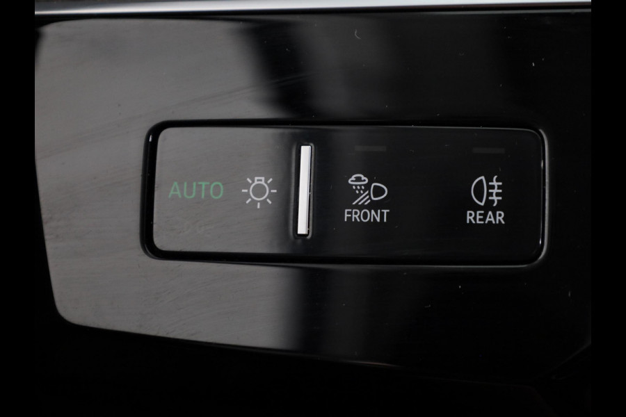 Audi Q8 e-tron 55 quattro Advanced Edition Plus 115 kWh 408pk | Panoramadak | Wegklapbare trekhaak | B&O Premium Sound | lederen bekleding | Head up Display