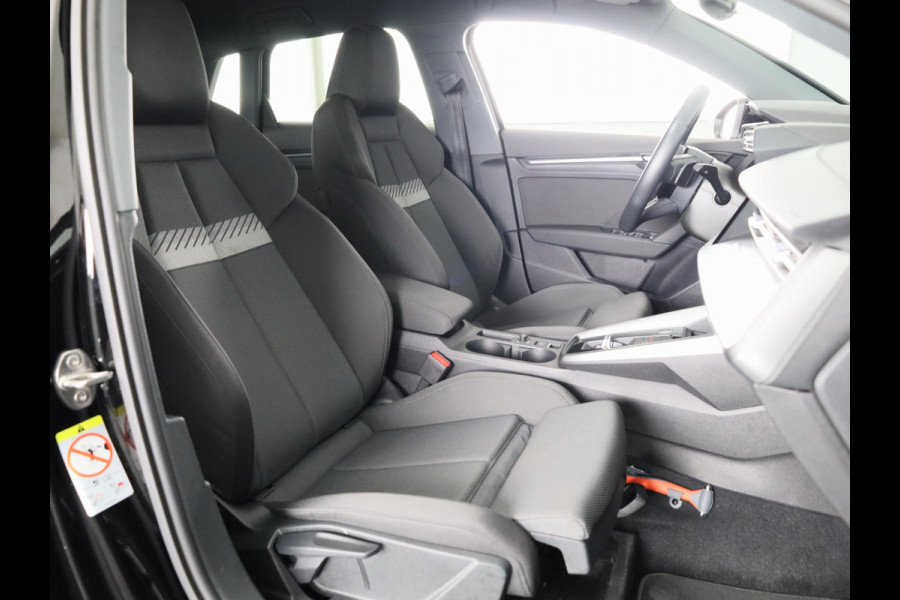 Audi A3 Sportback 30 TFSI Advanced edition 110 pk S-tronic | Navigatie | Parkeersensoren (Park assist) | Autom. airco | LED koplampen |