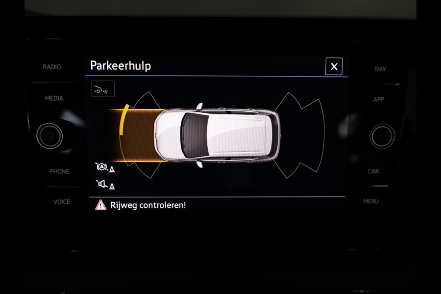 Volkswagen T-Cross 1.0 TSI Life Edition 95 pk | Verlengde garantie | Navigatie via App | Parkeersensoren | Achteruitrijcamera | Adaptieve cruise control | Stoelverwarming |