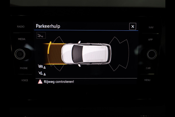 Volkswagen T-Cross 1.0 TSI Life Edition 95 pk | Verlengde garantie | Navigatie via App | Parkeersensoren | Achteruitrijcamera | Adaptieve cruise control | Stoelverwarming |