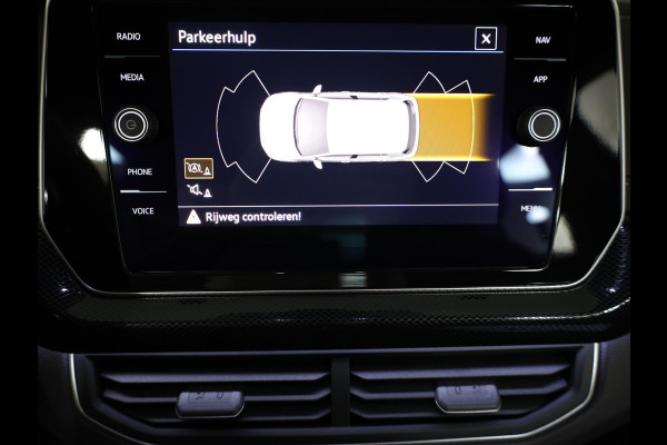 Volkswagen T-Cross 1.0 TSI R-Line 116 pk Automaat (DSG) | Verlengde garantie | Navigatie via App | Parkeersensoren | Adaptieve cruise control | LED koplampen |
