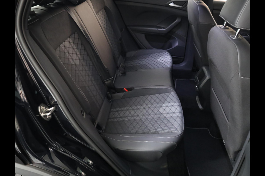 Volkswagen T-Cross 1.0 TSI R-Line 116 pk Automaat (DSG) | Verlengde garantie | Navigatie via App | Parkeersensoren | Adaptieve cruise control | LED koplampen |