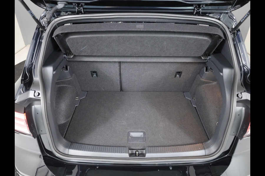 Volkswagen T-Cross 1.0 TSI R-Line 116 pk Automaat (DSG) | Verlengde garantie | Navigatie via App | Parkeersensoren | Adaptieve cruise control | LED koplampen |