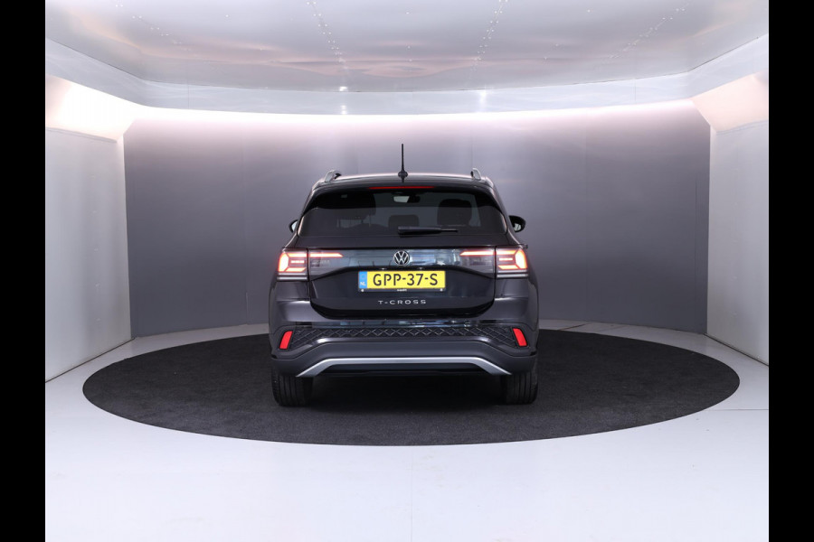 Volkswagen T-Cross 1.0 TSI R-Line 116 pk Automaat (DSG) | Verlengde garantie | Navigatie via App | Parkeersensoren | Adaptieve cruise control | LED koplampen |