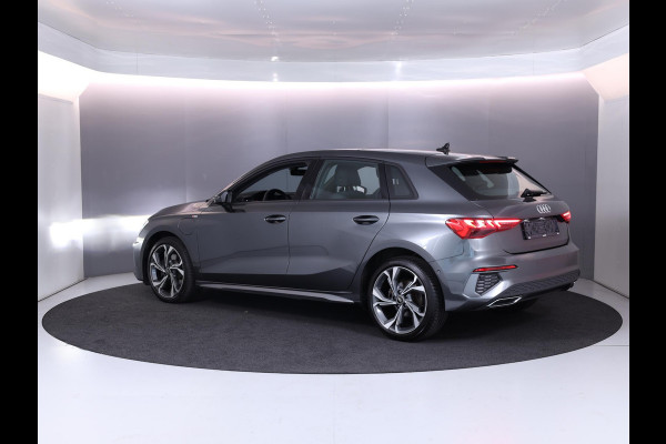 Audi A3 Sportback 40 TFSI e S edition 204 pk S-tronic | Navigatie | Panoramadak | Parkeersensoren (Park assist) | LED koplampen | Stoelverwarming | Lichtmetalen velgen 18" |
