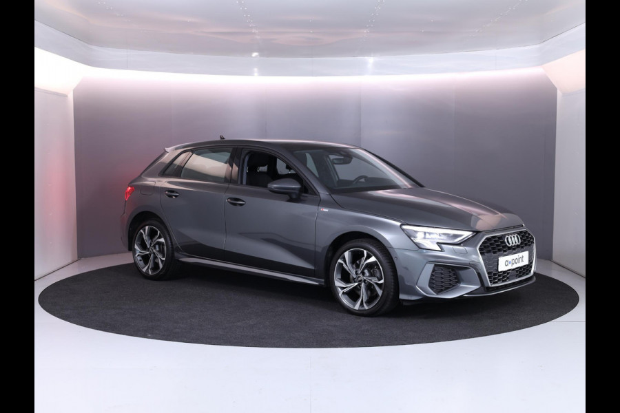 Audi A3 Sportback 40 TFSI e S edition 204 pk S-tronic | Navigatie | Panoramadak | Parkeersensoren (Park assist) | LED koplampen | Stoelverwarming | Lichtmetalen velgen 18" |