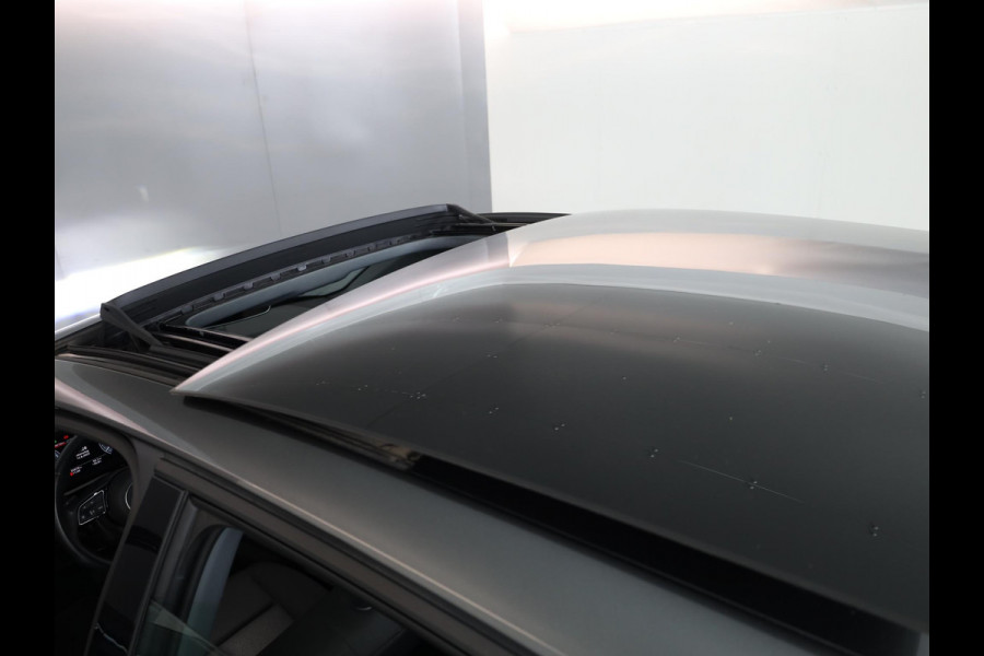 Audi A3 Sportback 40 TFSI e S edition 204 pk S-tronic | Navigatie | Panoramadak | Parkeersensoren (Park assist) | LED koplampen | Stoelverwarming | Lichtmetalen velgen 18" |