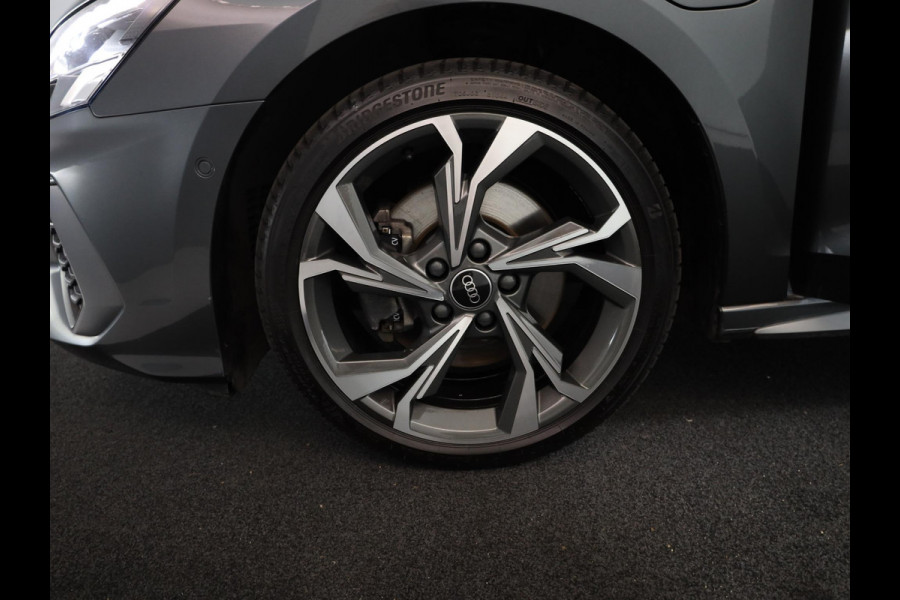 Audi A3 Sportback 40 TFSI e S edition 204 pk S-tronic | Navigatie | Panoramadak | Parkeersensoren (Park assist) | LED koplampen | Stoelverwarming | Lichtmetalen velgen 18" |