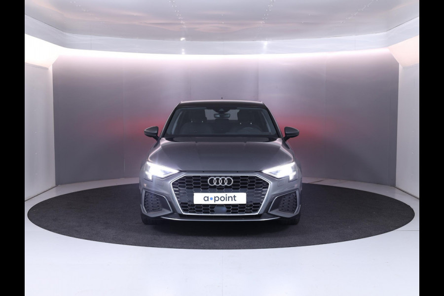 Audi A3 Sportback 40 TFSI e S edition 204 pk S-tronic | Navigatie | Panoramadak | Parkeersensoren (Park assist) | LED koplampen | Stoelverwarming | Lichtmetalen velgen 18" |