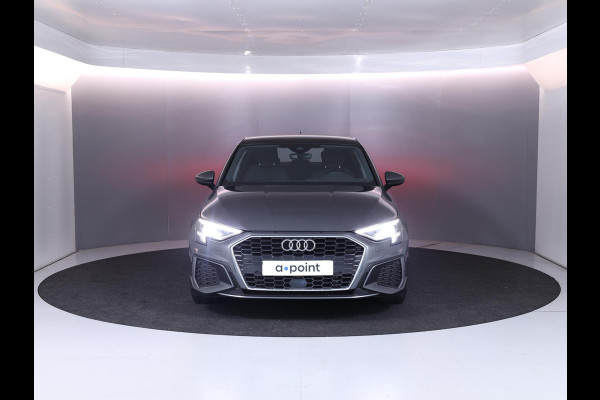 Audi A3 Sportback 40 TFSI e S edition 204 pk S-tronic | Navigatie | Panoramadak | Parkeersensoren (Park assist) | LED koplampen | Stoelverwarming | Lichtmetalen velgen 18" |
