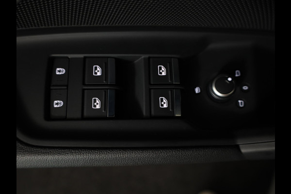 Audi A3 Sportback 40 TFSI e S edition 204 pk S-tronic | Navigatie | Panoramadak | Parkeersensoren (Park assist) | LED koplampen | Stoelverwarming | Lichtmetalen velgen 18" |