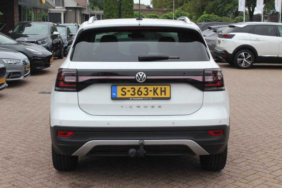 Volkswagen T-Cross 1.0 TSI Style / Trekhaak / Navigatie / Parkeerhulp V+A / 18'' / LED Koplampen / Dodehoek / Stoelverwarming / Apple CarPlay / ACC