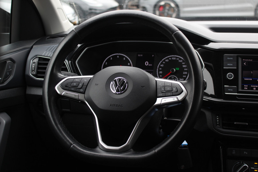 Volkswagen T-Cross 1.0 TSI Style / Trekhaak / Navigatie / Parkeerhulp V+A / 18'' / LED Koplampen / Dodehoek / Stoelverwarming / Apple CarPlay / ACC