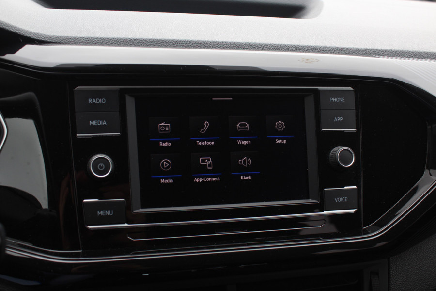 Volkswagen T-Cross 1.0 TSI Style / Trekhaak / Navigatie / Parkeerhulp V+A / 18'' / LED Koplampen / Dodehoek / Stoelverwarming / Apple CarPlay / ACC