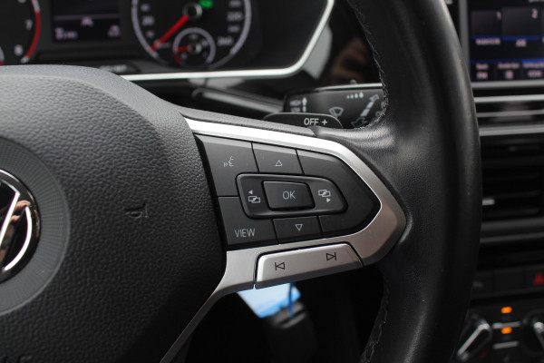 Volkswagen T-Cross 1.0 TSI Style / Trekhaak / Navigatie / Parkeerhulp V+A / 18'' / LED Koplampen / Dodehoek / Stoelverwarming / Apple CarPlay / ACC