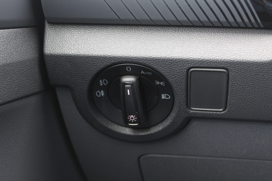 Volkswagen T-Cross 1.0 TSI Style / Trekhaak / Navigatie / Parkeerhulp V+A / 18'' / LED Koplampen / Dodehoek / Stoelverwarming / Apple CarPlay / ACC