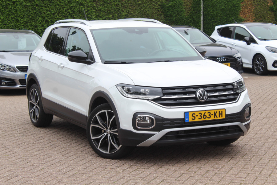 Volkswagen T-Cross 1.0 TSI Style / Trekhaak / Navigatie / Parkeerhulp V+A / 18'' / LED Koplampen / Dodehoek / Stoelverwarming / Apple CarPlay / ACC