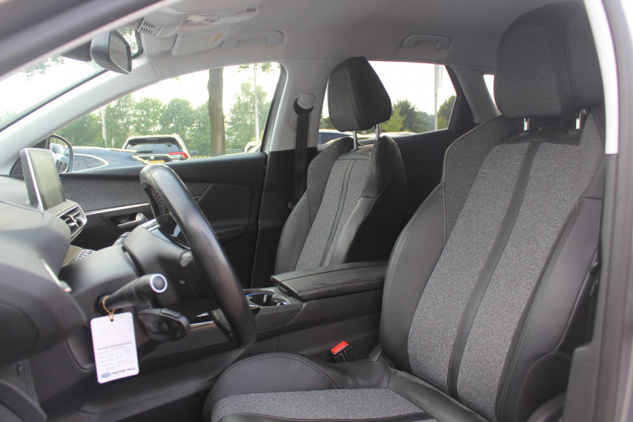 Peugeot 3008 1.2 PureTech Allure / Nieuwe distr.riem! / Trekhaak / Camera / Navigatie / 19'' / Keyless / Half leder / Dodehoek / DAB / Cruise Control