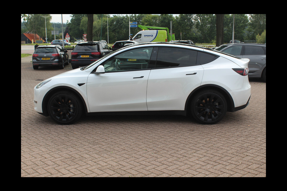 Tesla Model Y Long Range AWD 75 kWh / SoH 91.9% / Autopilot / Panoramadak / Camera / 21'' / Keyless / Leder / Dodehoek / Navigatie / Stoelverwarming