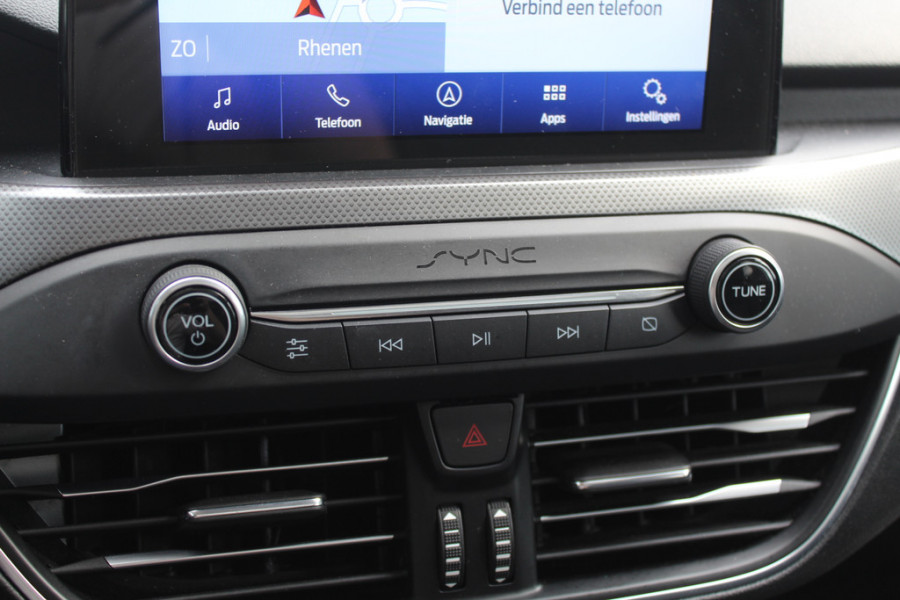 Ford FOCUS Wagon 1.0 EcoBoost Titanium Business / Trekhaak / Camera / B&O / 19'' / Keyless / Navigatie / Stuurverwarming / DAB / Stoelverwarming / Cruise Contro