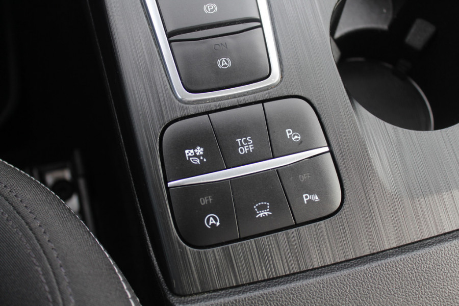 Ford FOCUS Wagon 1.0 EcoBoost Titanium Business / Trekhaak / Camera / B&O / 19'' / Keyless / Navigatie / Stuurverwarming / DAB / Stoelverwarming / Cruise Contro
