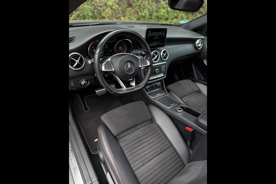 Mercedes-Benz A-Klasse A180 AMG Pakket Panorama