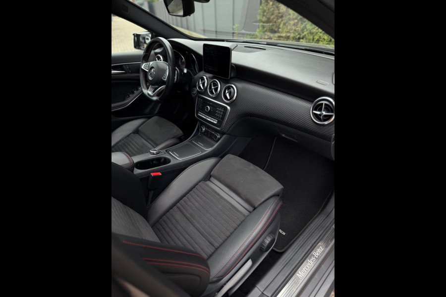Mercedes-Benz A-Klasse A180 AMG Pakket Panorama
