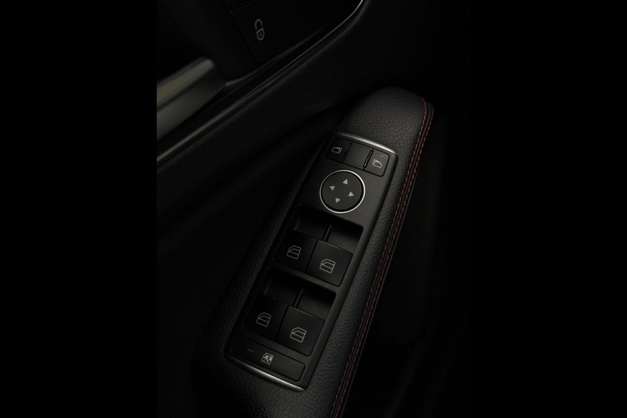 Mercedes-Benz A-Klasse A180 AMG Pakket Panorama