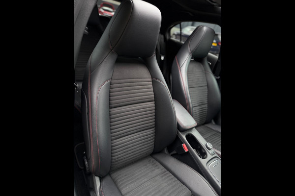 Mercedes-Benz A-Klasse A180 AMG Pakket Panorama