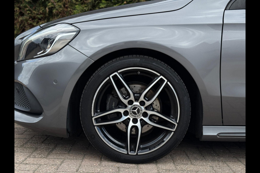 Mercedes-Benz A-Klasse A180 AMG Pakket Panorama
