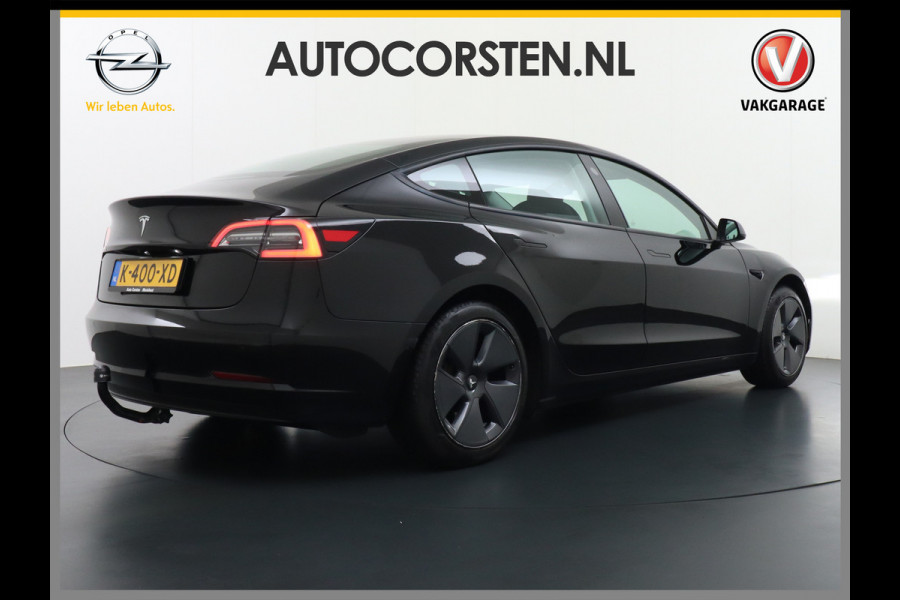 Tesla Model 3 RWD SR+ Nwe Model 60kWh LFP 283 PK Trekhaak Warmtepomp Elektr.A-klep FSD-3 Sentry Mode Bankverwarmd FSD 18" Premium Luidspr. Aut Navi LED Comfortstoelen ACC DAB Keyless en Voorverwarmen interieur via App One-Pedal-Drive Origineel Nederlandse auto Garantie Accu/Motor tot 31-03-2029 max 160.000km 1.584kg licht!