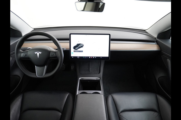 Tesla Model 3 RWD SR+ Nwe Model 60kWh LFP 283 PK Trekhaak Warmtepomp Elektr.A-klep FSD-3 Sentry Mode Bankverwarmd FSD 18" Premium Luidspr. Aut Navi LED Comfortstoelen ACC DAB Keyless en Voorverwarmen interieur via App One-Pedal-Drive Origineel Nederlandse auto Garantie Accu/Motor tot 31-03-2029 max 160.000km 1.584kg licht!